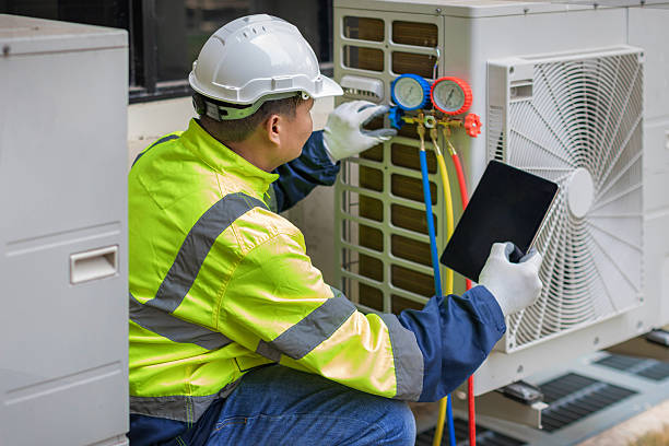 Professional Hvac technician working in Valley View, OH